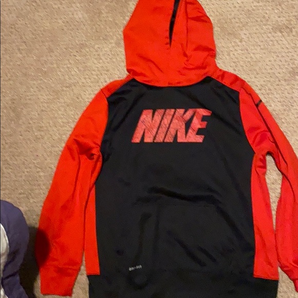boys nike sweatshirt